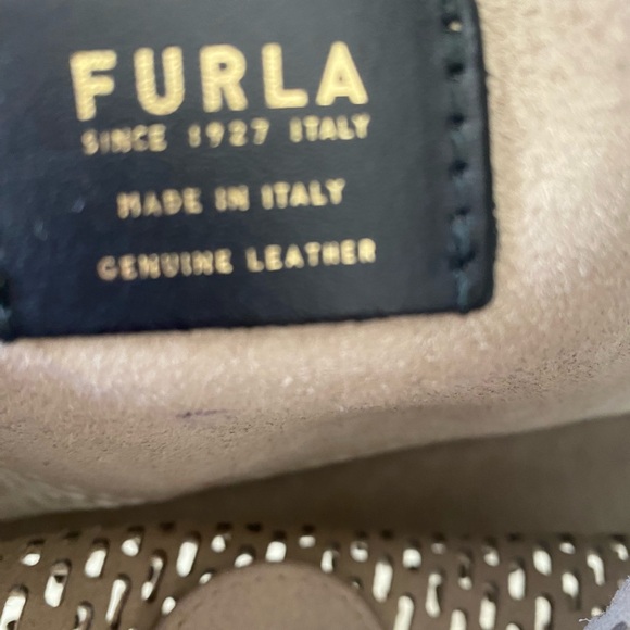 Backpack - Picture 8 of 9